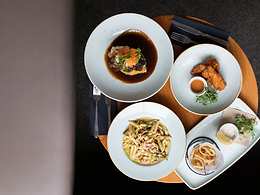 Coast Restaurant & Lounge restaurant, The Dunes Hotel