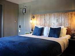 The Duxford Lodge