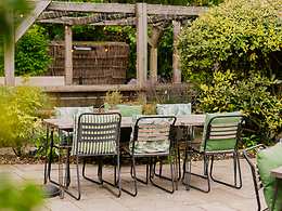 The Salt and Stone Restaurant restaurant, The Duxford Lodge