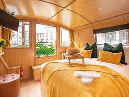 The Camillia room, The Four Sisters Boatels