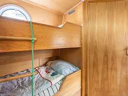 Four Sisters - 4 adults and 2 children room, The Four Sisters Boatels