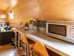 Four Sisters - 4 adults and 2 children room, The Four Sisters Boatels