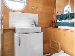 Four Sisters - 4 adults and 2 children room, The Four Sisters Boatels