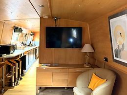 Four Sisters - 4 adults and 2 children room, The Four Sisters Boatels