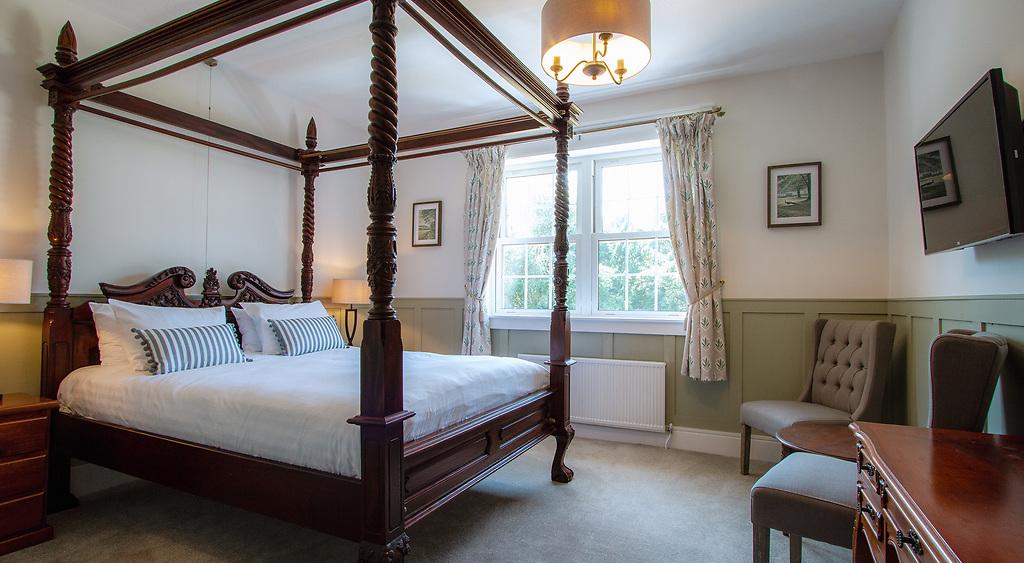 The Fox and Hounds Country Hotel