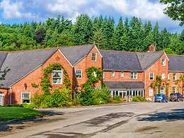 The Fox and Hounds Country Hotel