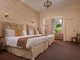 Superior Twin room, The Fox & Hounds Country Hotel