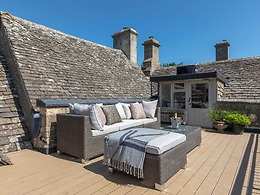 Signature room, The Frogmill