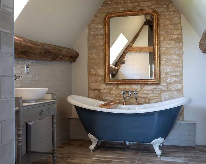 Signature room, The Frogmill