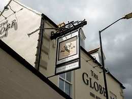 The Globe, Warwick