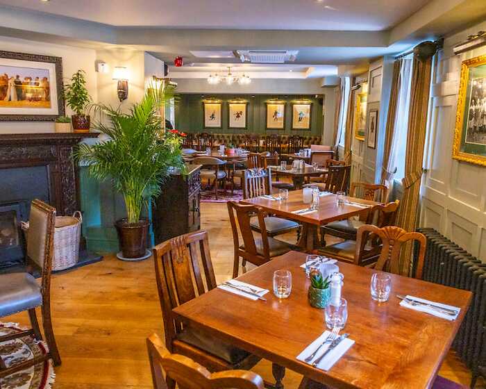The Restaurant restaurant, The Globe, Warwick