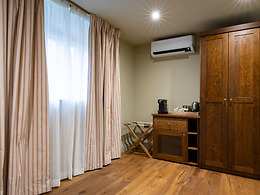 Really Comfy Accessible room, The Potter's Heron