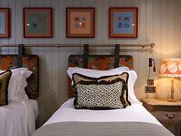 Really Comfy room, The Potter's Heron