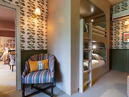 Luxe room, The Potter's Heron