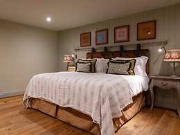 Really Comfy room, The Potter's Heron