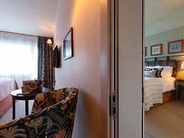 Really Comfy room, The Potter's Heron