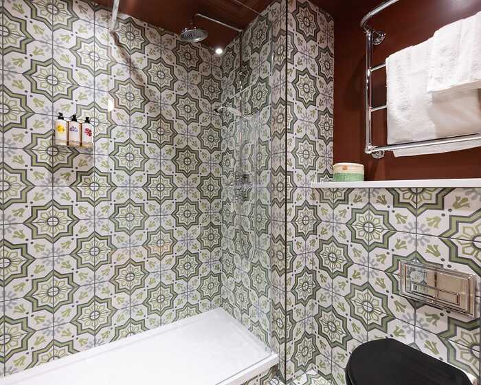 Fancy room, The Potter's Heron