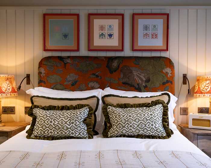 Comfy room, The Potter's Heron