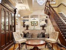 The Royal Hotel
