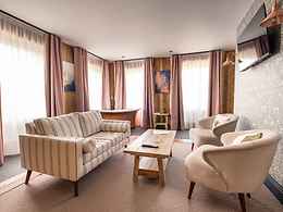 The Stroud Hotel - Butterfly Suite room Butterfly Suite room, The Stroud Hotel