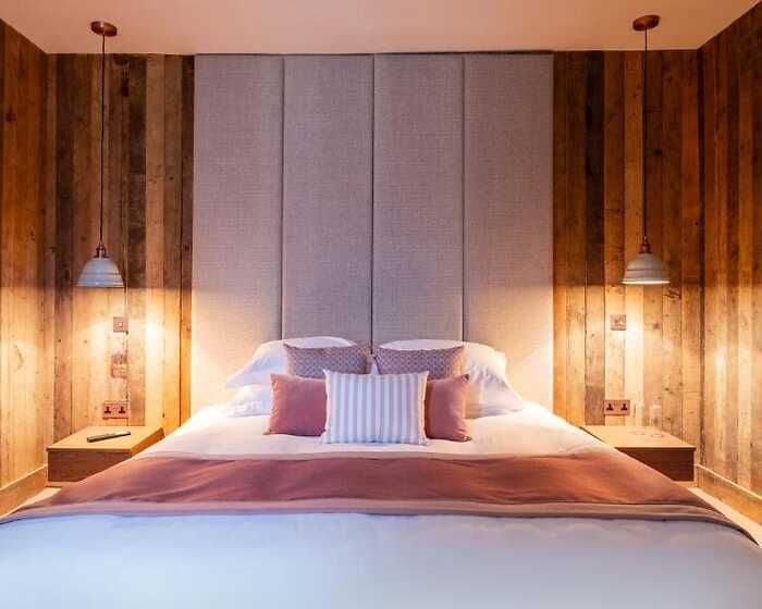 Butterfly Suite room, The Stroud Hotel