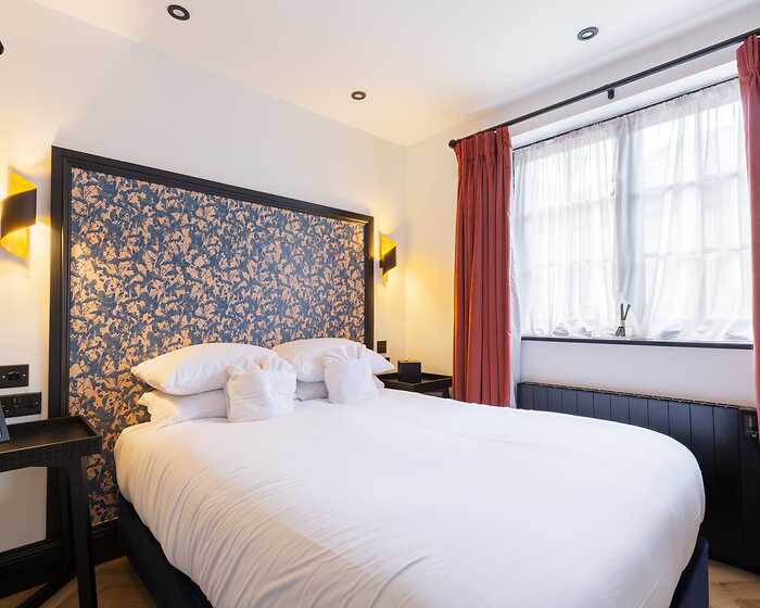 Dapper Double room, The Wainstones Hotel