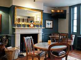 dog-friendly dining at wellington arms hotel