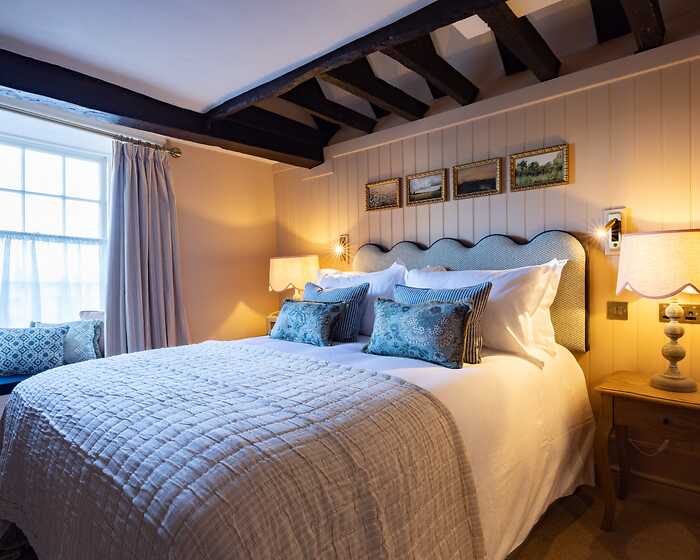 Comfy room, The White Hart (Lewes)