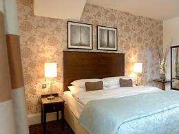 Classic Double room, The White Swan Hotel
