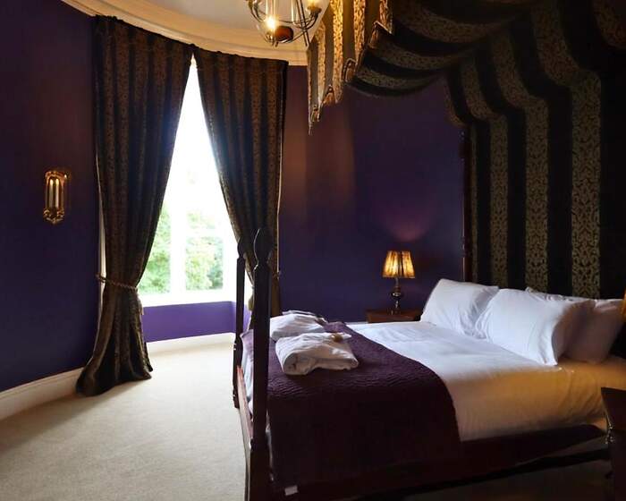 Four Poster room, Walworth Castle