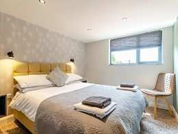 Viewpoint Lodge room, Wenlock Retreats