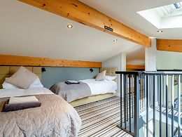 Viewpoint Lodge room, Wenlock Retreats