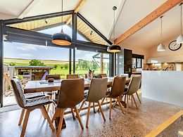 Lodge room, Wenlock Retreats